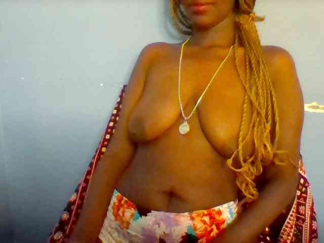 Curvypetite webcam