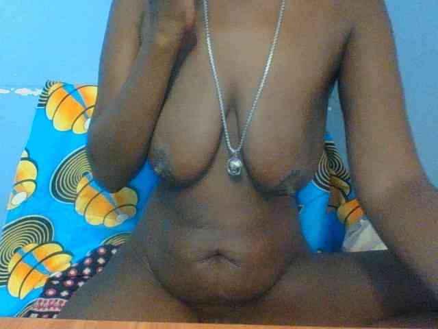 Curvypetite webcam