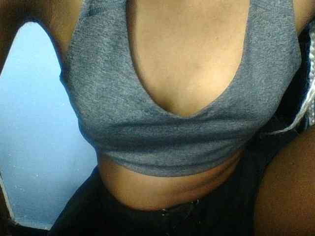 Curvypetite webcam