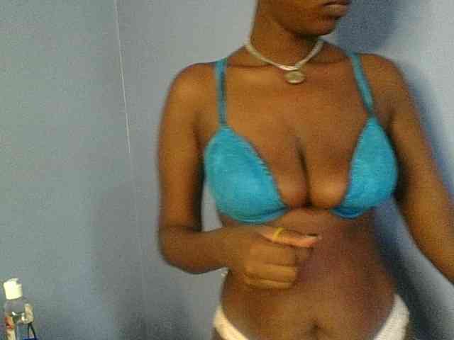 Curvypetite webcam