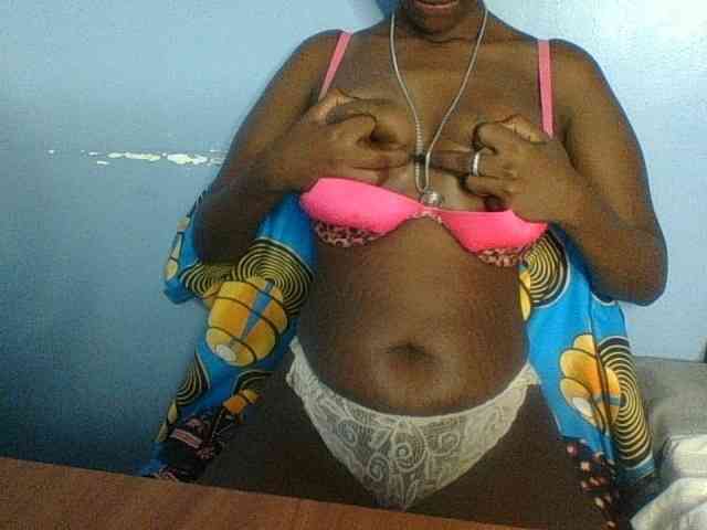 Curvypetite webcam