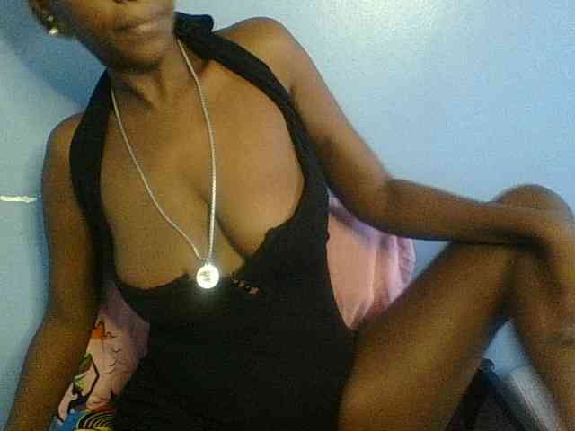 Curvypetite webcam