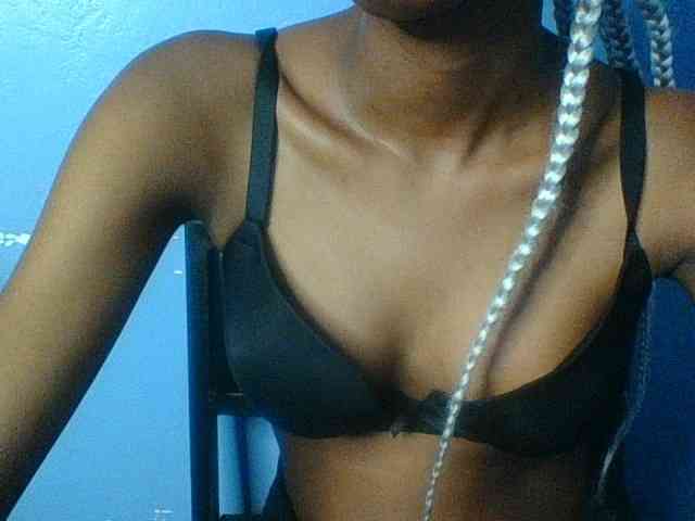 Curvypetite webcam