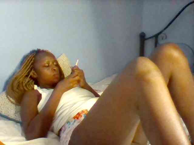 Curvypetite webcam