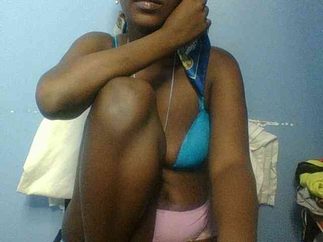 Curvypetite webcam