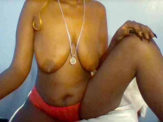 Curvypetite webcam
