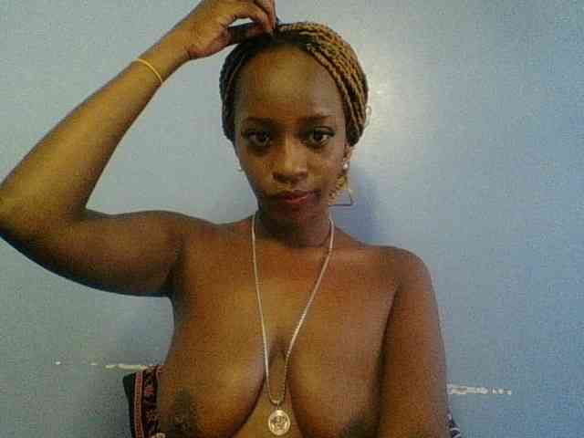 Curvypetite webcam