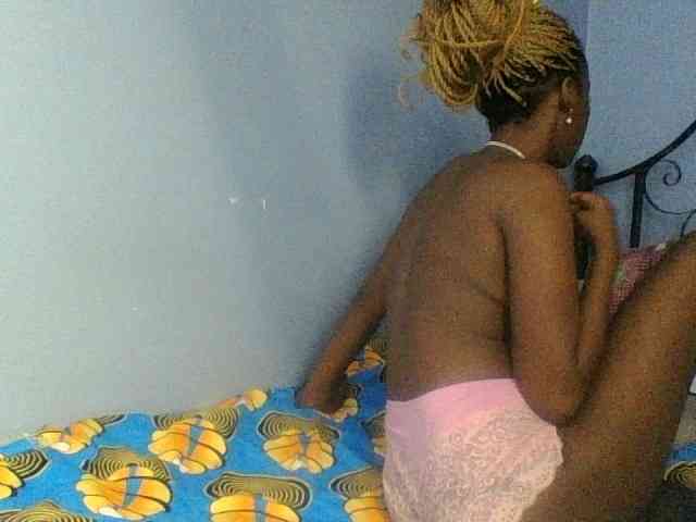 Curvypetite webcam