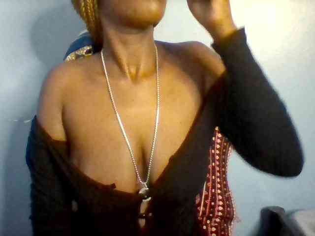 Curvypetite webcam