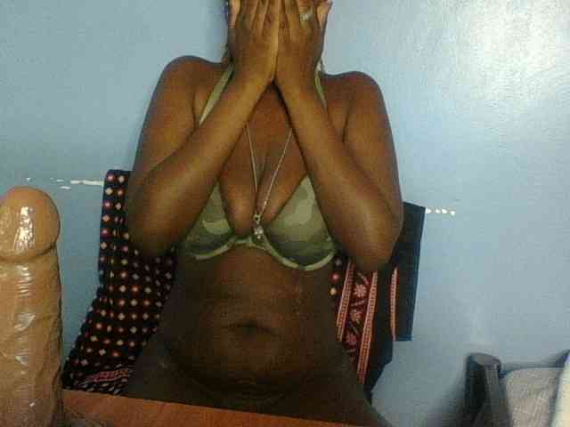 Curvypetite webcam