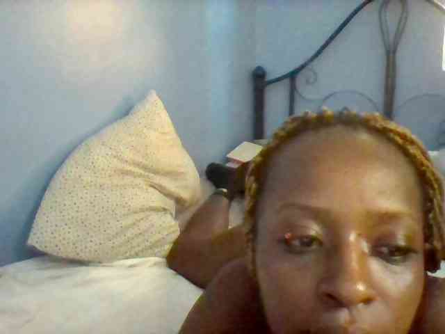Curvypetite webcam