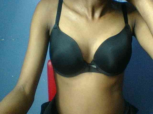 Curvypetite webcam