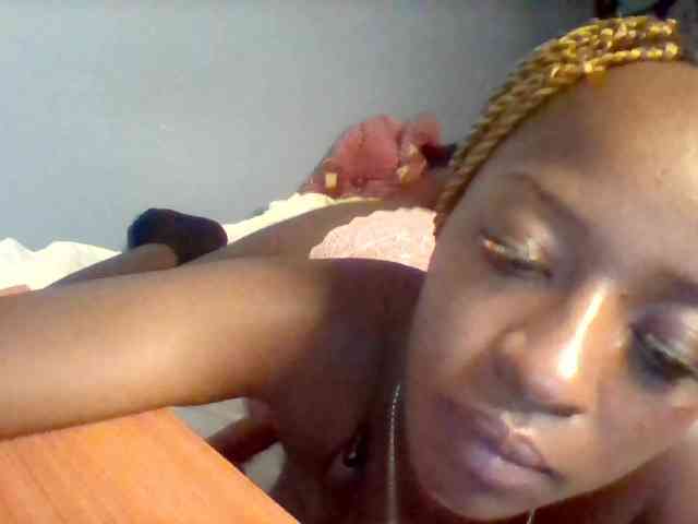 Curvypetite webcam