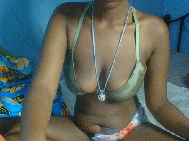 Curvypetite webcam