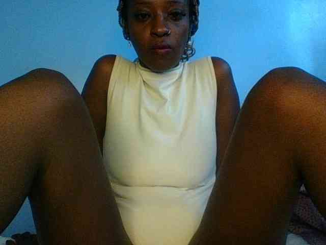 Curvypetite webcam