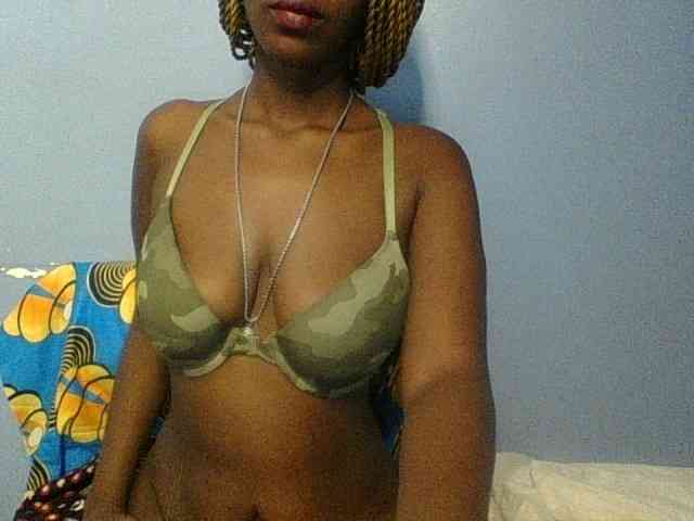Curvypetite webcam