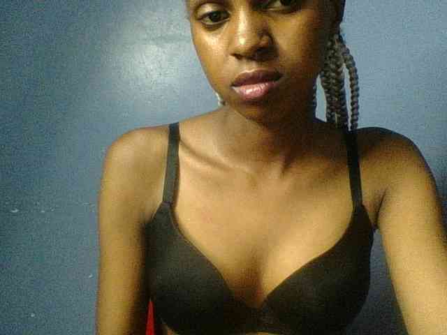 Curvypetite Live Webcam on BongaCams