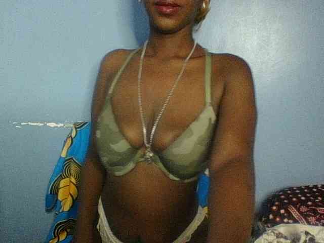 Curvypetite webcam