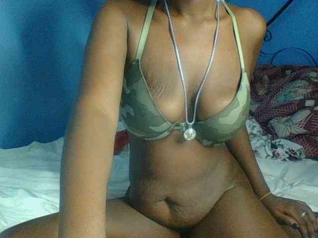 Curvypetite webcam