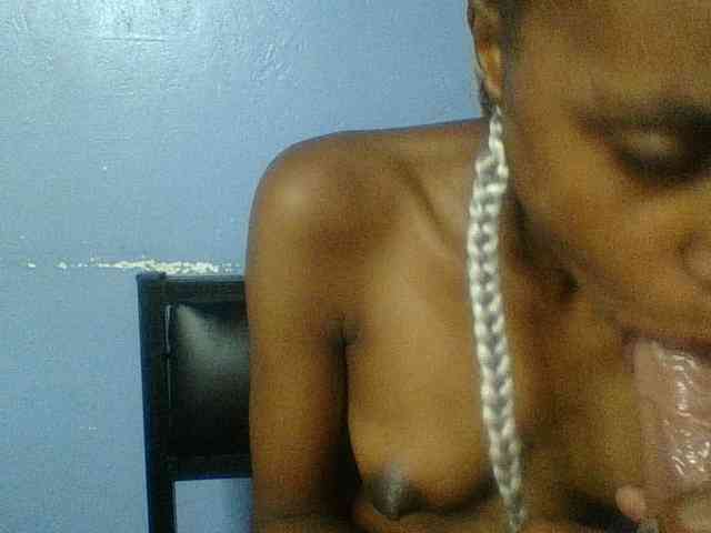 Curvypetite webcam