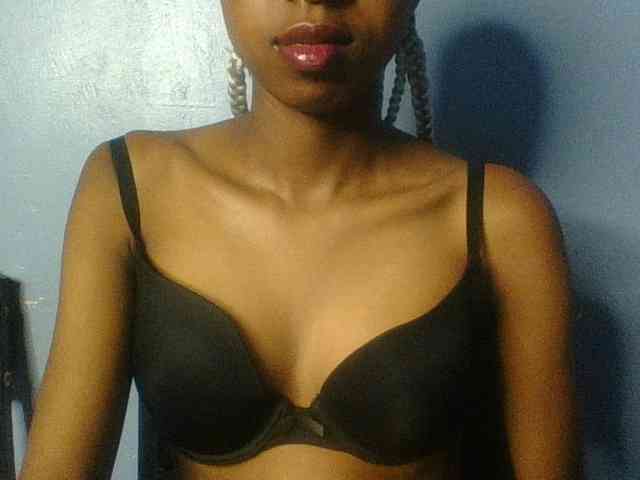 Curvypetite webcam