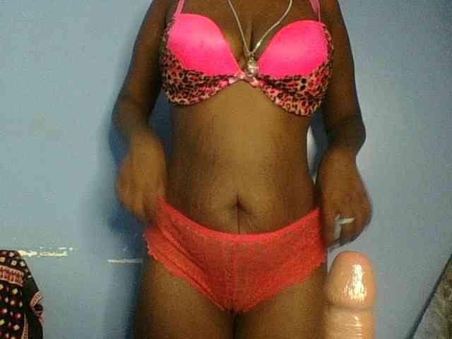 Curvypetite webcam
