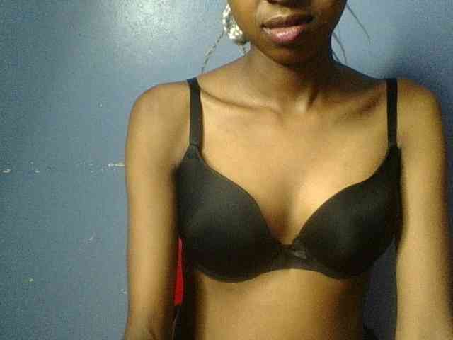 Curvypetite webcam
