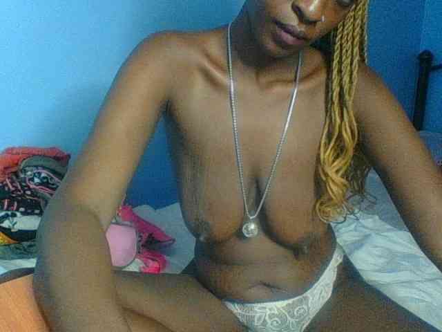 Curvypetite webcam