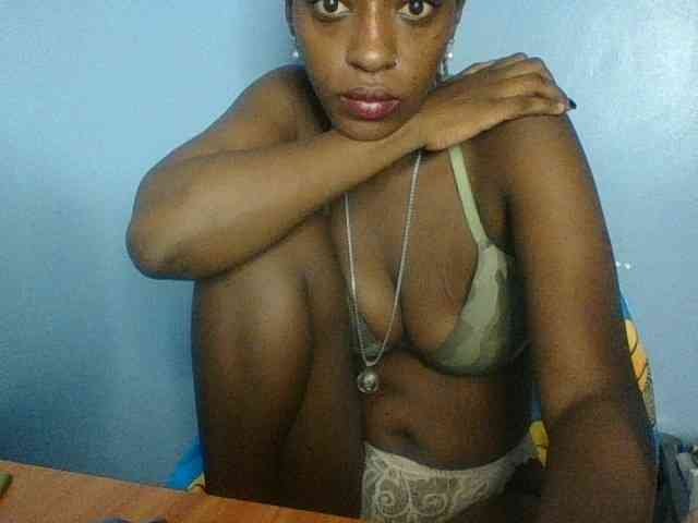 Curvypetite webcam