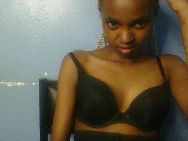 Curvypetite webcam