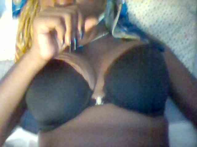 Curvypetite webcam
