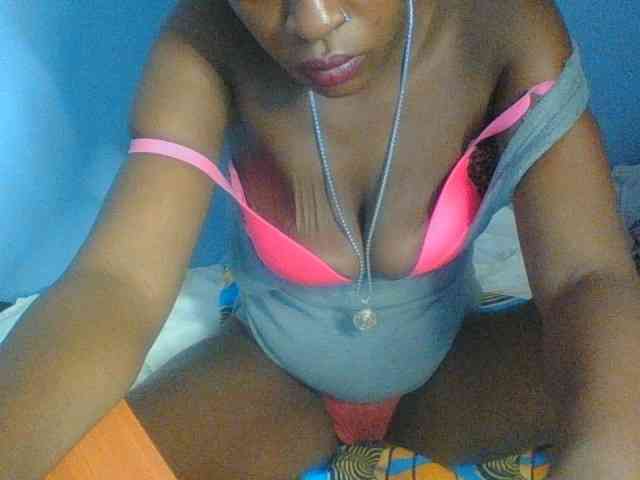 Curvypetite webcam