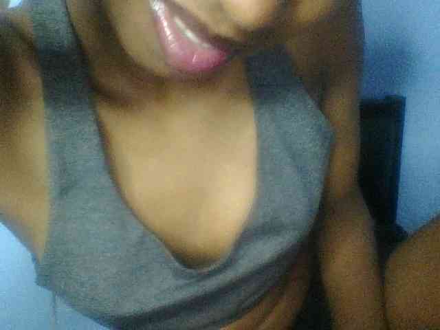 Curvypetite webcam