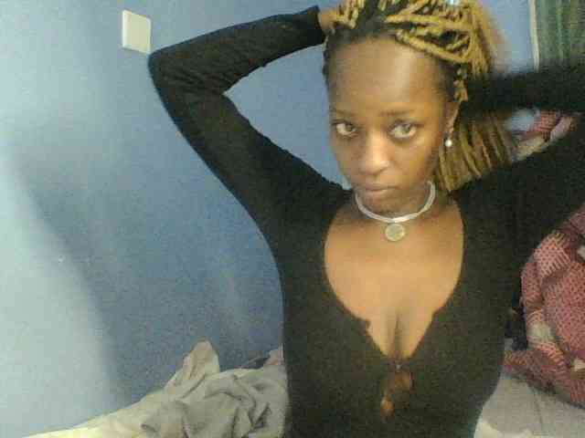Curvypetite webcam