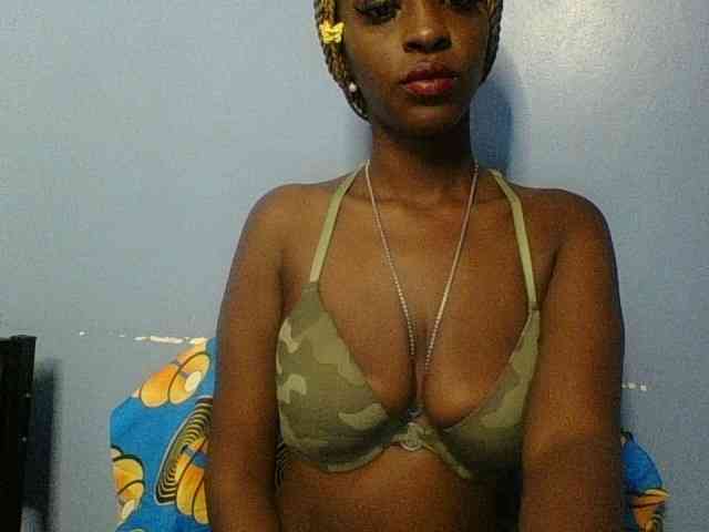 Curvypetite webcam