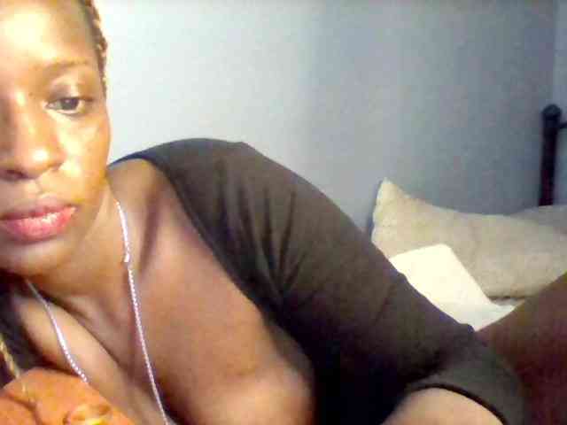Curvypetite webcam