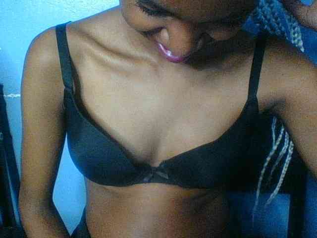 Curvypetite webcam
