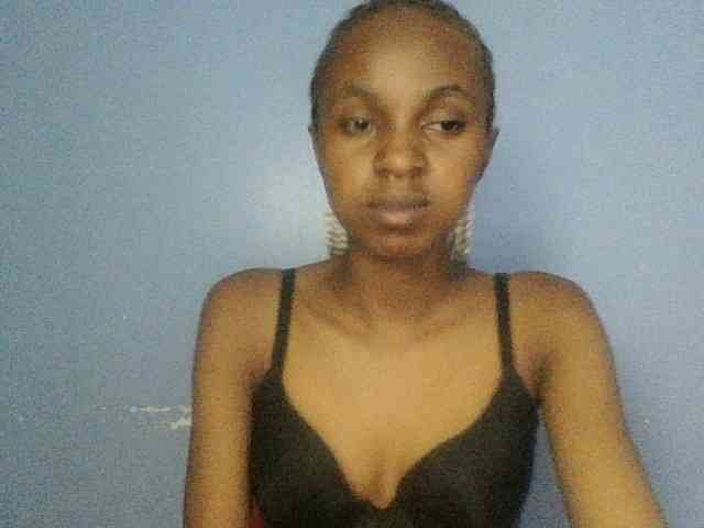Curvypetite webcam