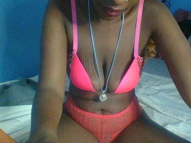 Curvypetite webcam