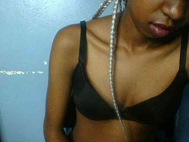 Curvypetite webcam