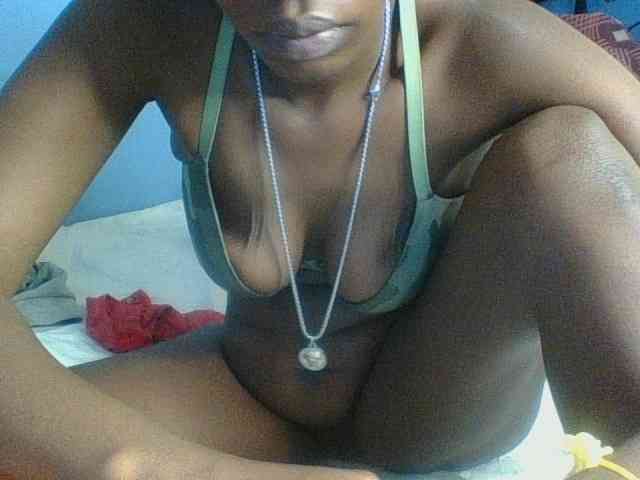 Curvypetite webcam