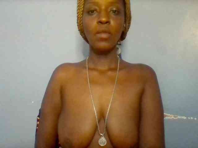 Curvypetite webcam
