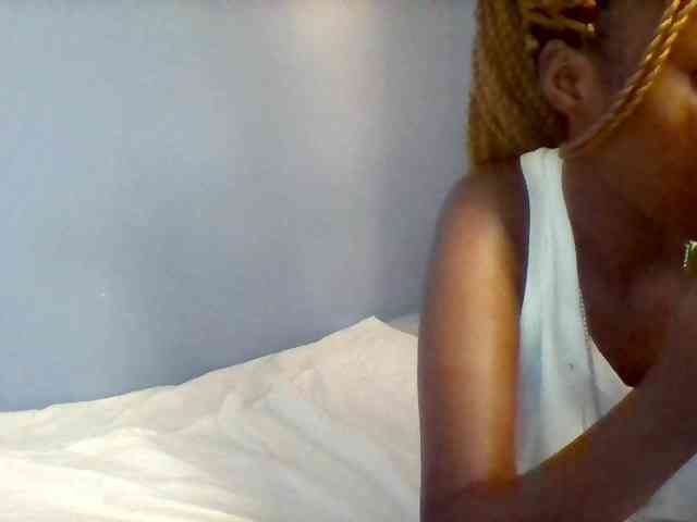 Curvypetite webcam