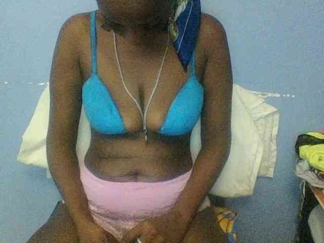 Curvypetite webcam