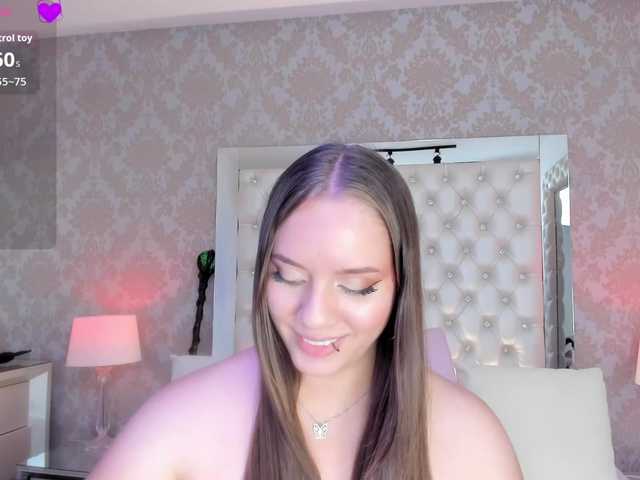 MilaClark live cam preview