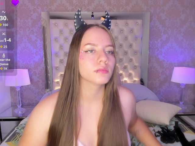 MilaClark live cam