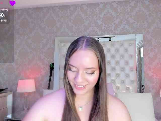 MilaClark webcam