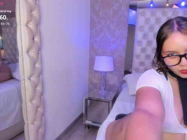 MilaClark webcam