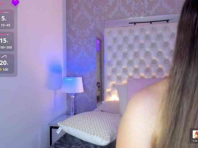 MilaClark webcam
