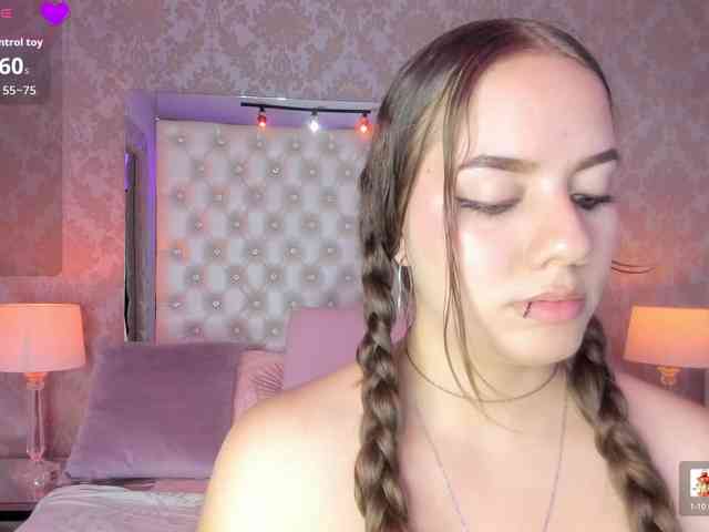 MilaClark webcam